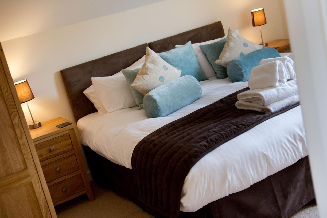 Skylark Sleeps 8 Private Hot Tub & Dogs Welcome Nr Padstow, Resort Pool Bar & Watersports St Columb Major Exterior photo